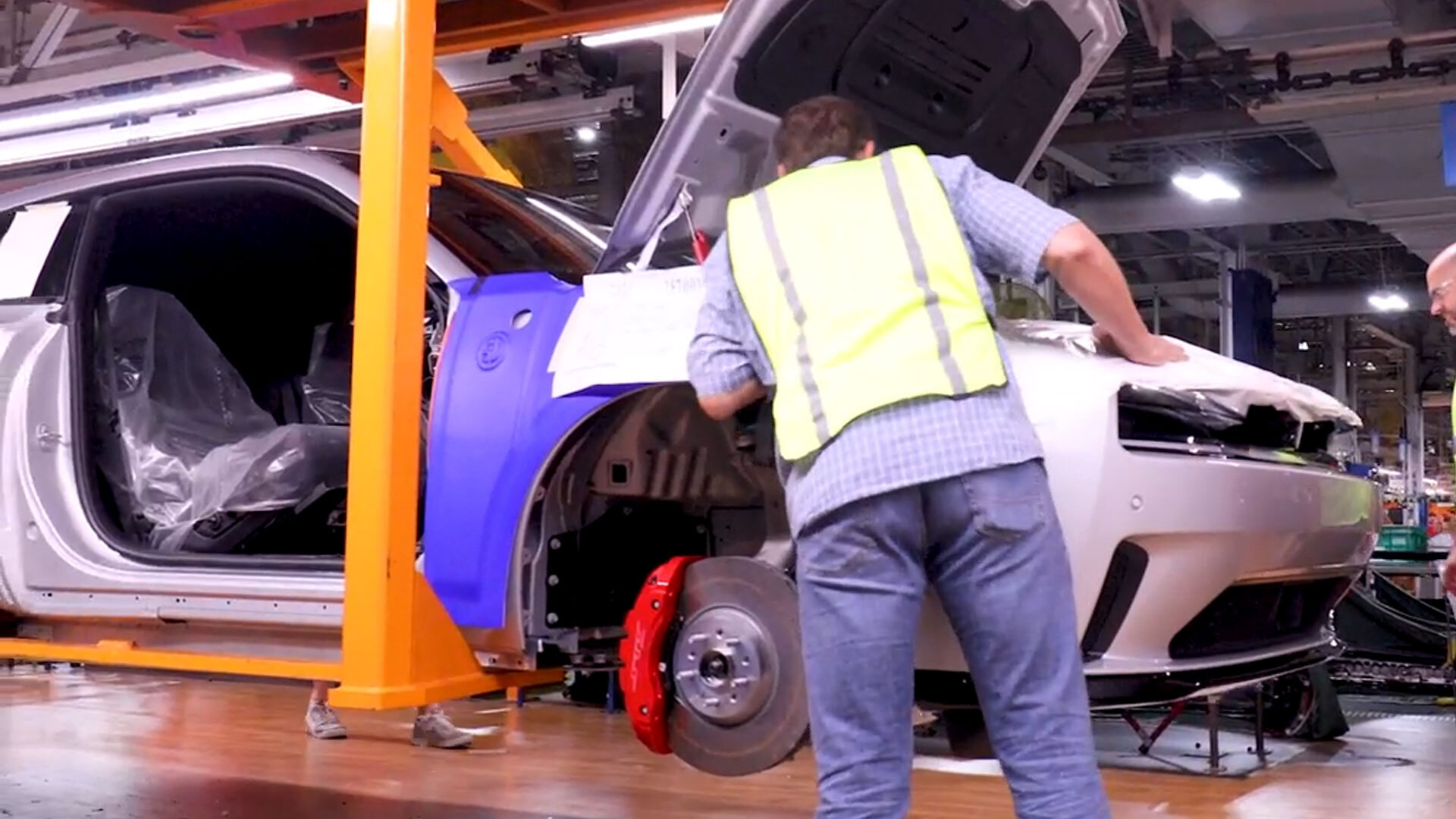 Detroit Automakers Slashed Canadian Production, Setting Up Tense Union Talks | Carscoops
