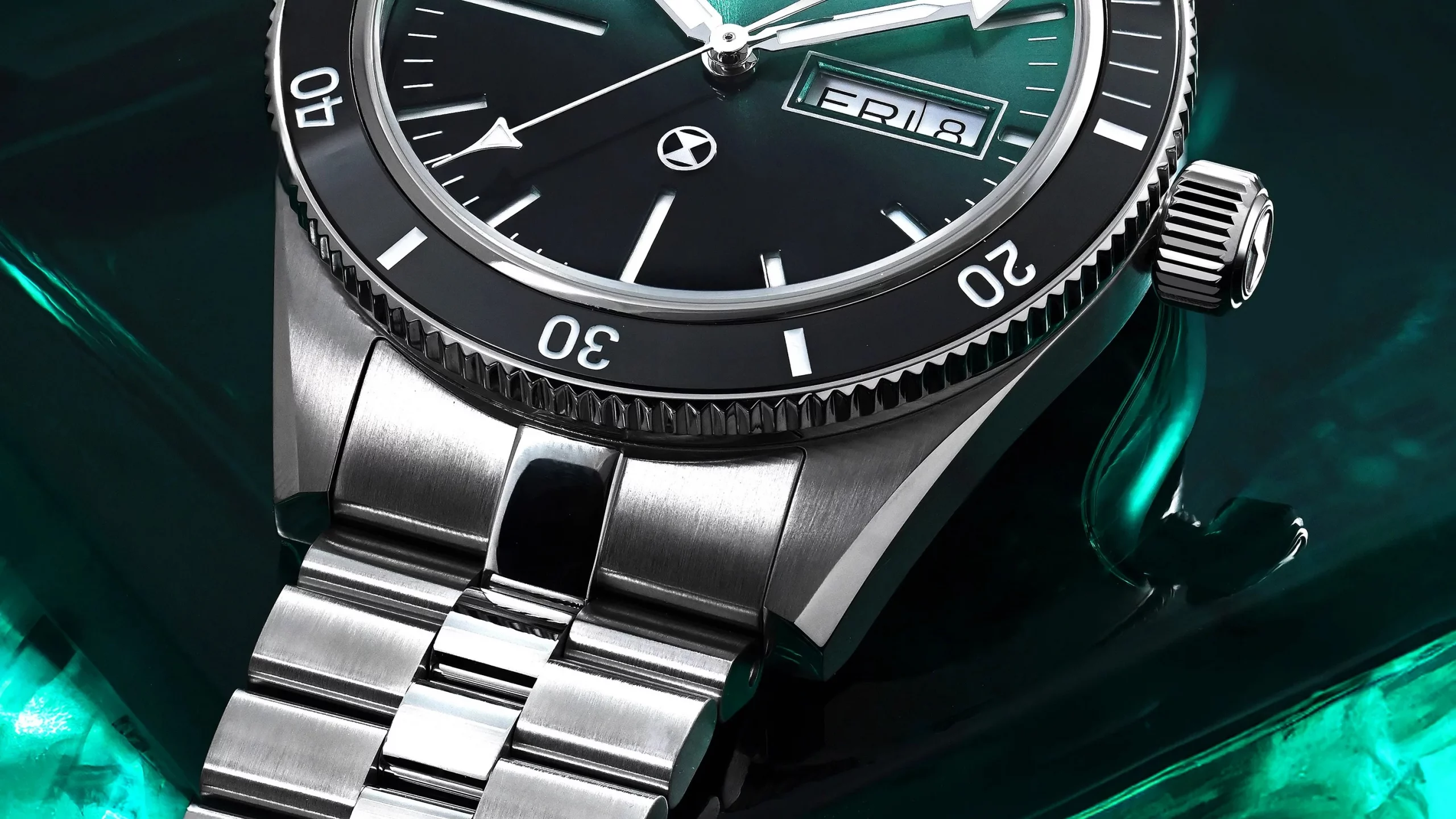 This Classic Automatic Dive Watch Gets a Practical Daily-Wearing Update