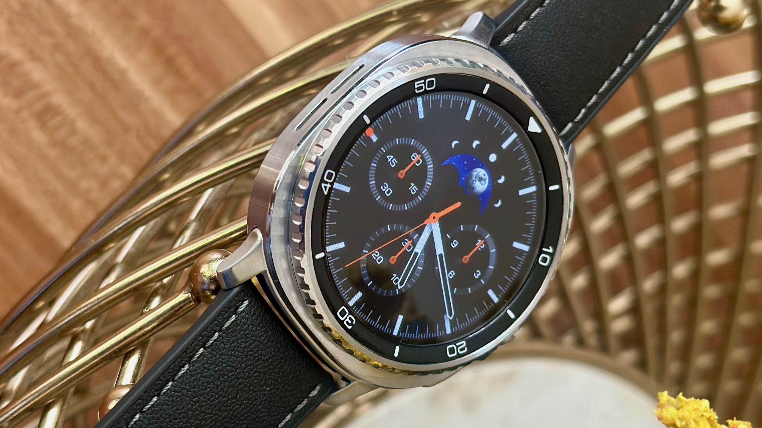 If you’re like me and still looking for a (late) Father’s Day gift, this is my Prime Day pick for a dad who likes tech but likes to keep it classy (and classic)