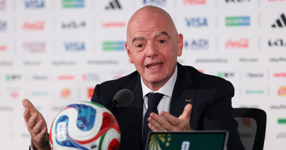 Infantino aims to attend two World Cup games per day via private jet