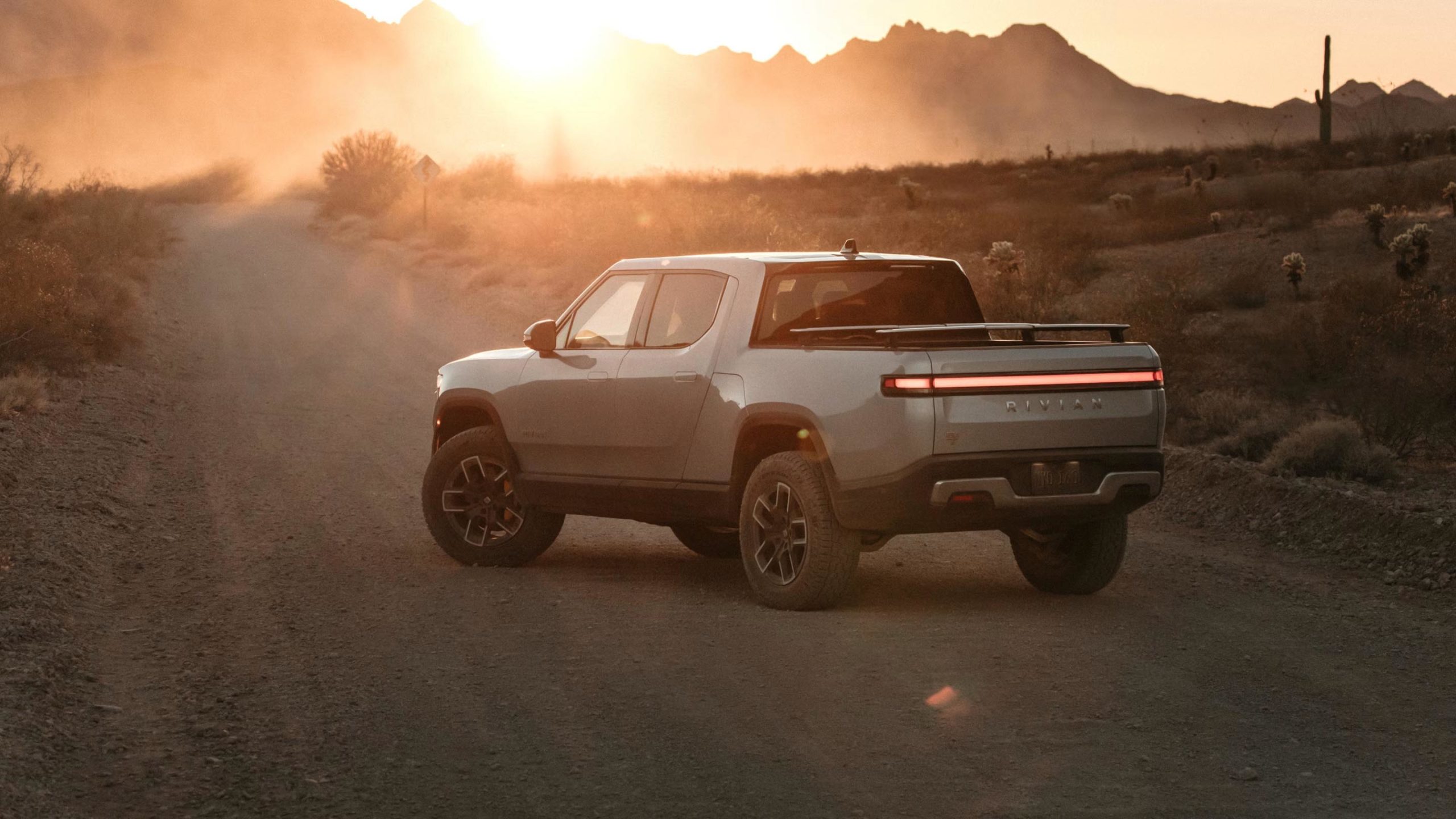 Rivian Quietly Discontinues Dual Standard Variant of R1T, R1S Models