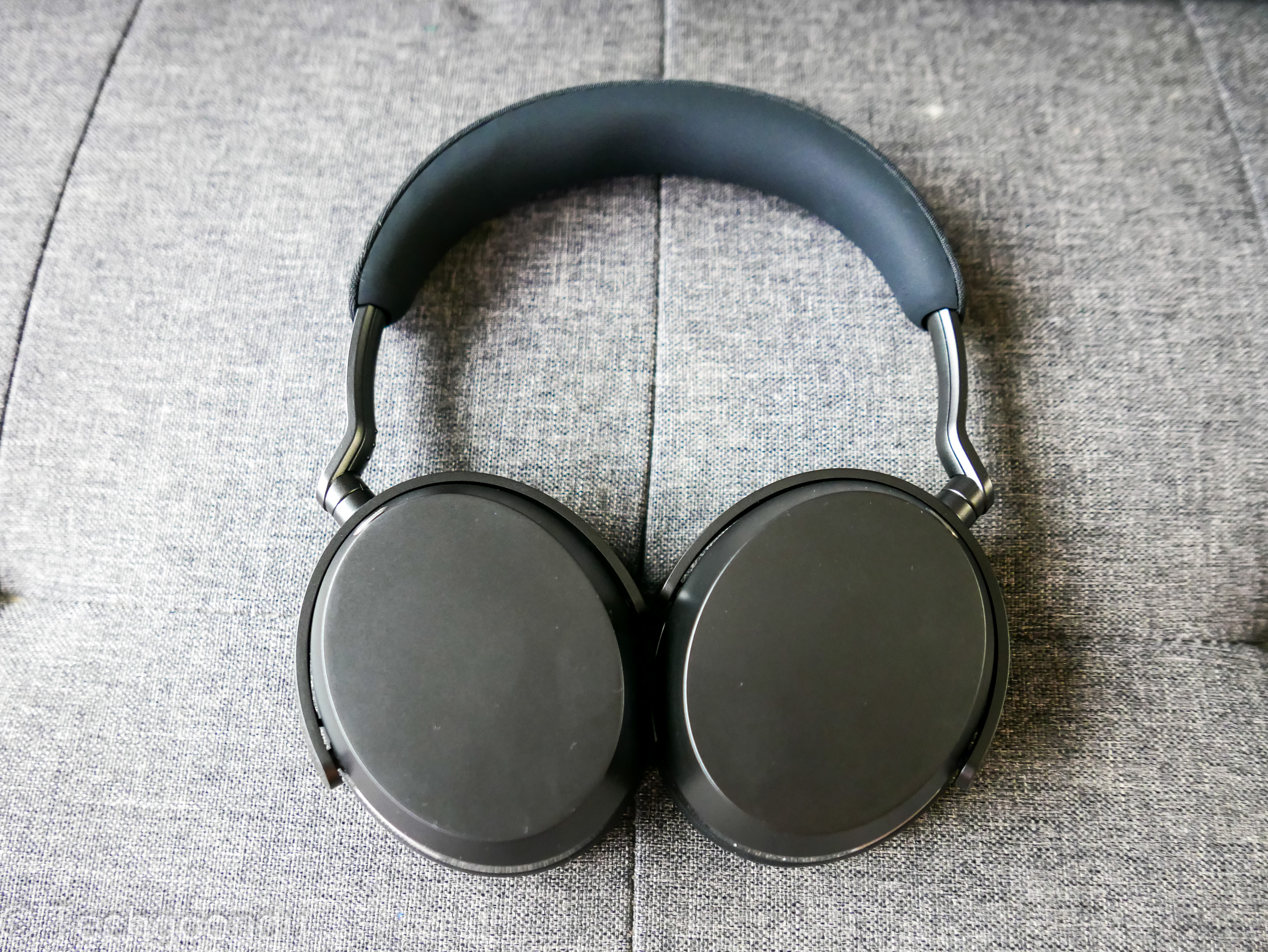 Sennheiser Momentum 5 Wireless review: Small upgrades to great headphones – Techgoondu