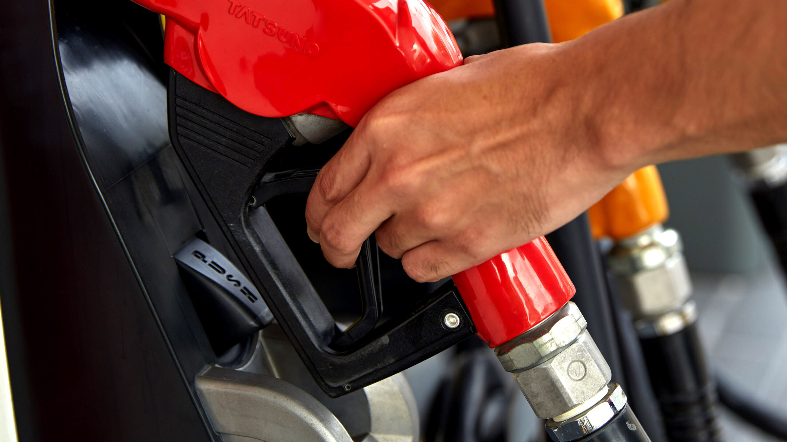 AI Used To Rig Prices At 1,700 California Gas Stations, Lawsuit Says | Carscoops