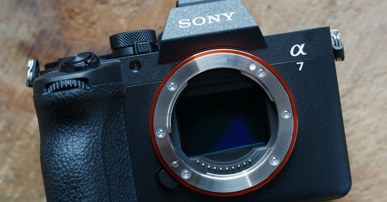 The Sony A7V Is the Best Mirrorless Camera You Can Buy