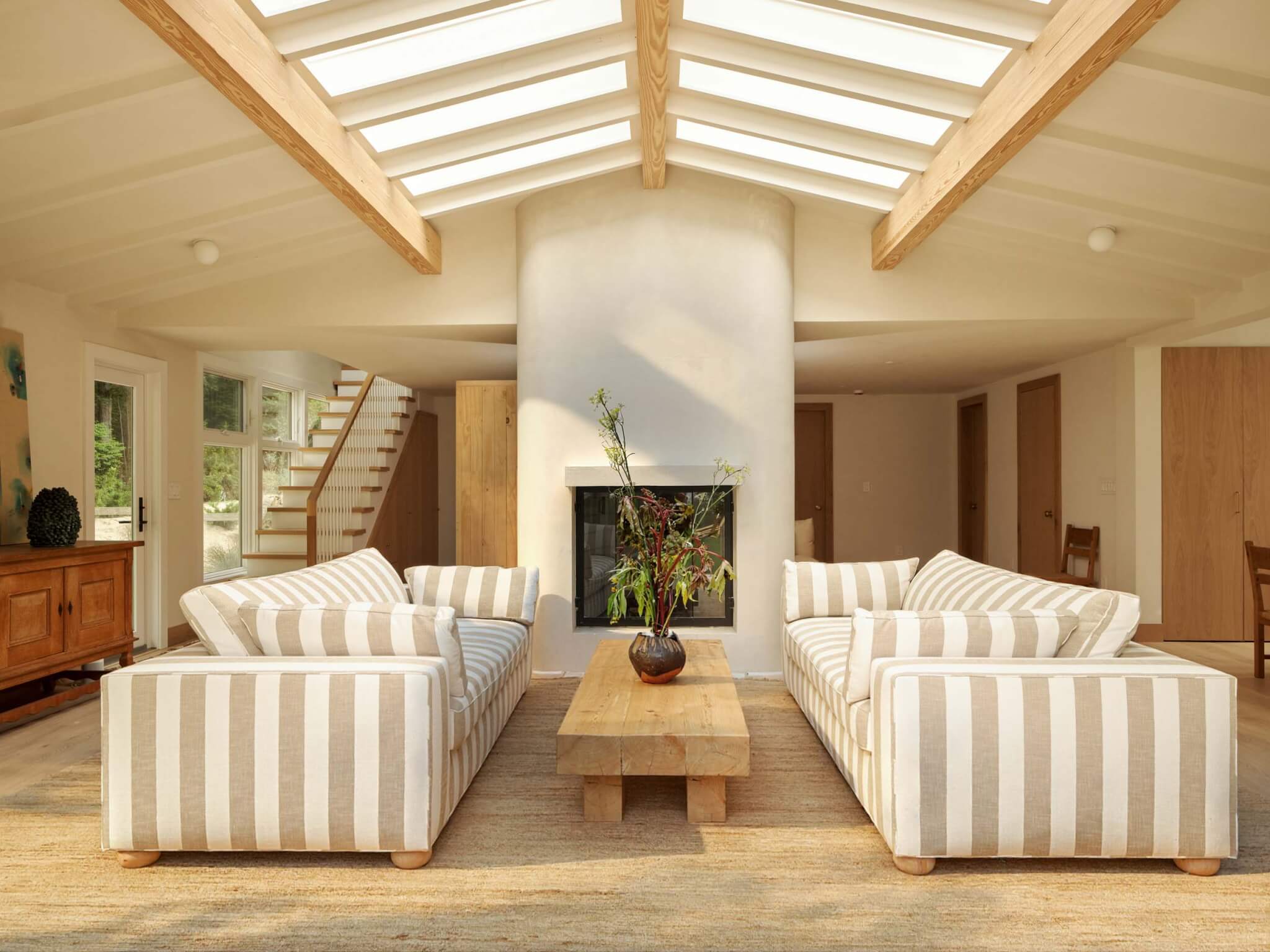 Office of Tangible Space opens East Hampton residence with light