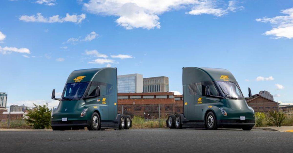 Fleet buys Tesla Semi electric trucks after stunning 1.55 kWh/mile efficiency