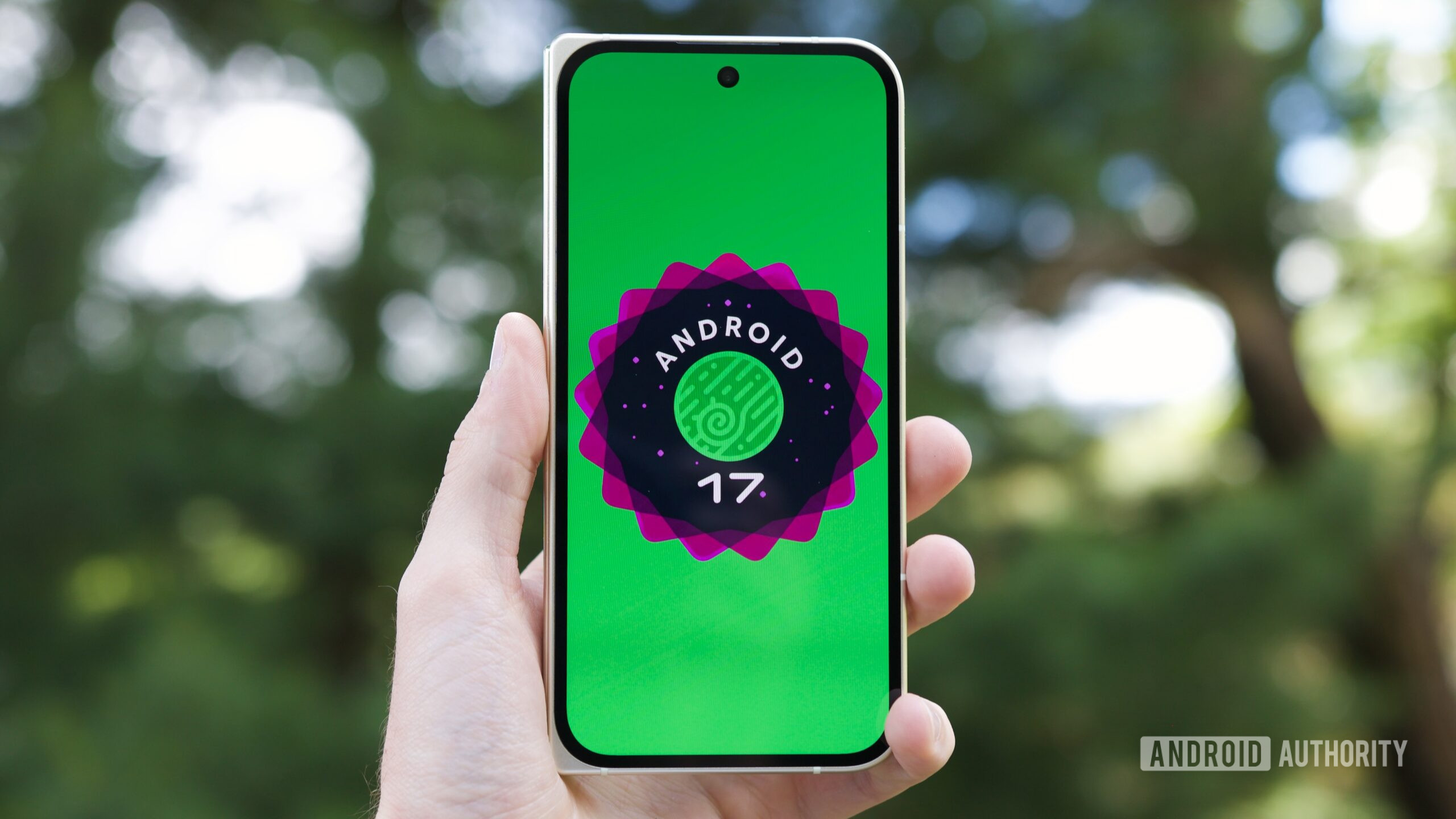 Prepare your thumbs: Google shows off Android 17’s foldable gaming mode in action