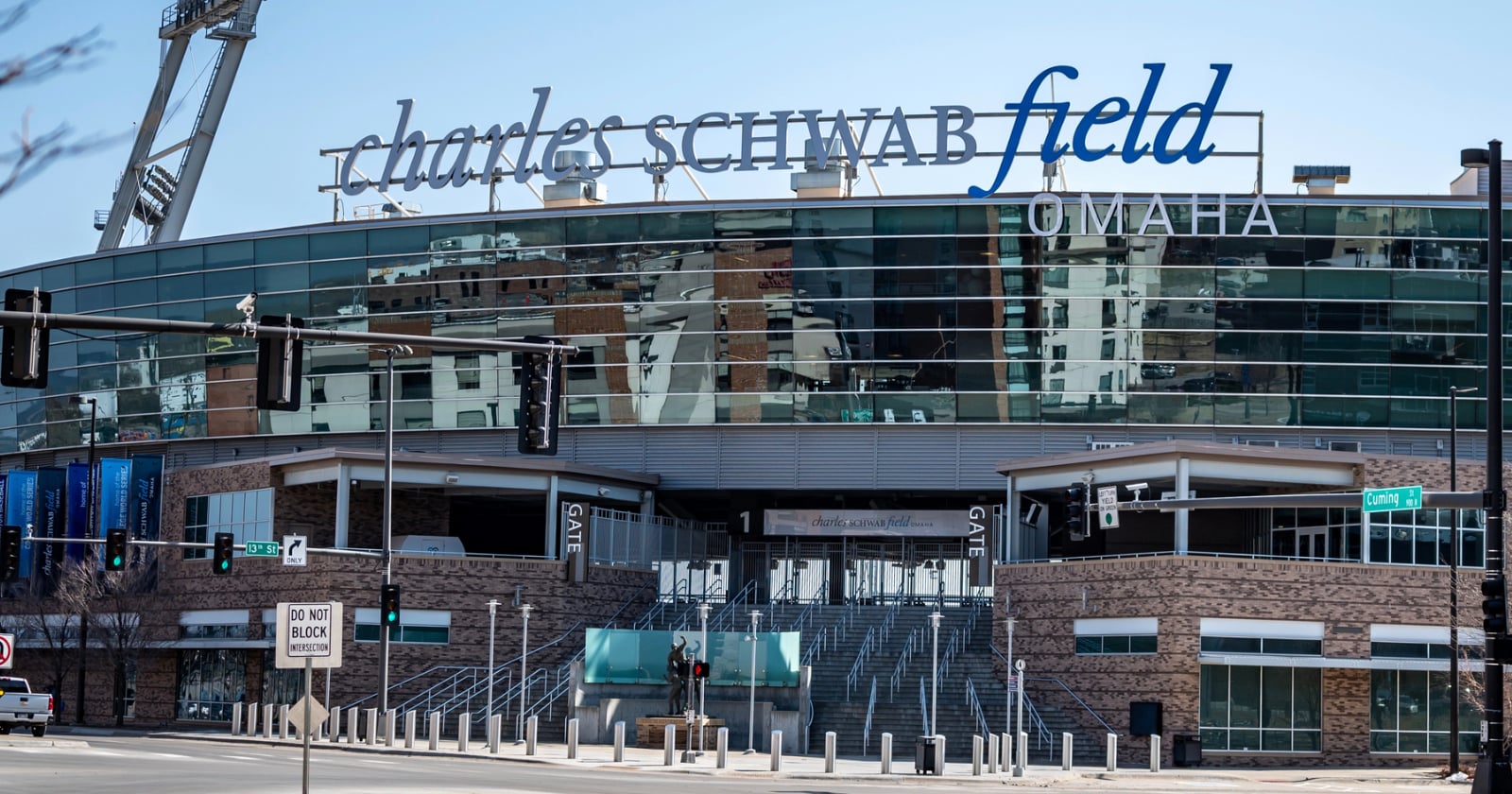 $35K Camera Gear Stolen From Baseball Team’s Bus Hours Before College World Series Debut