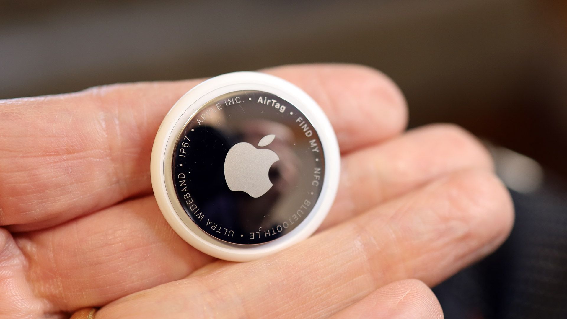 I use AirTags every time I travel, and Amazon just dropped Apple’s newest model to a record-low pricec