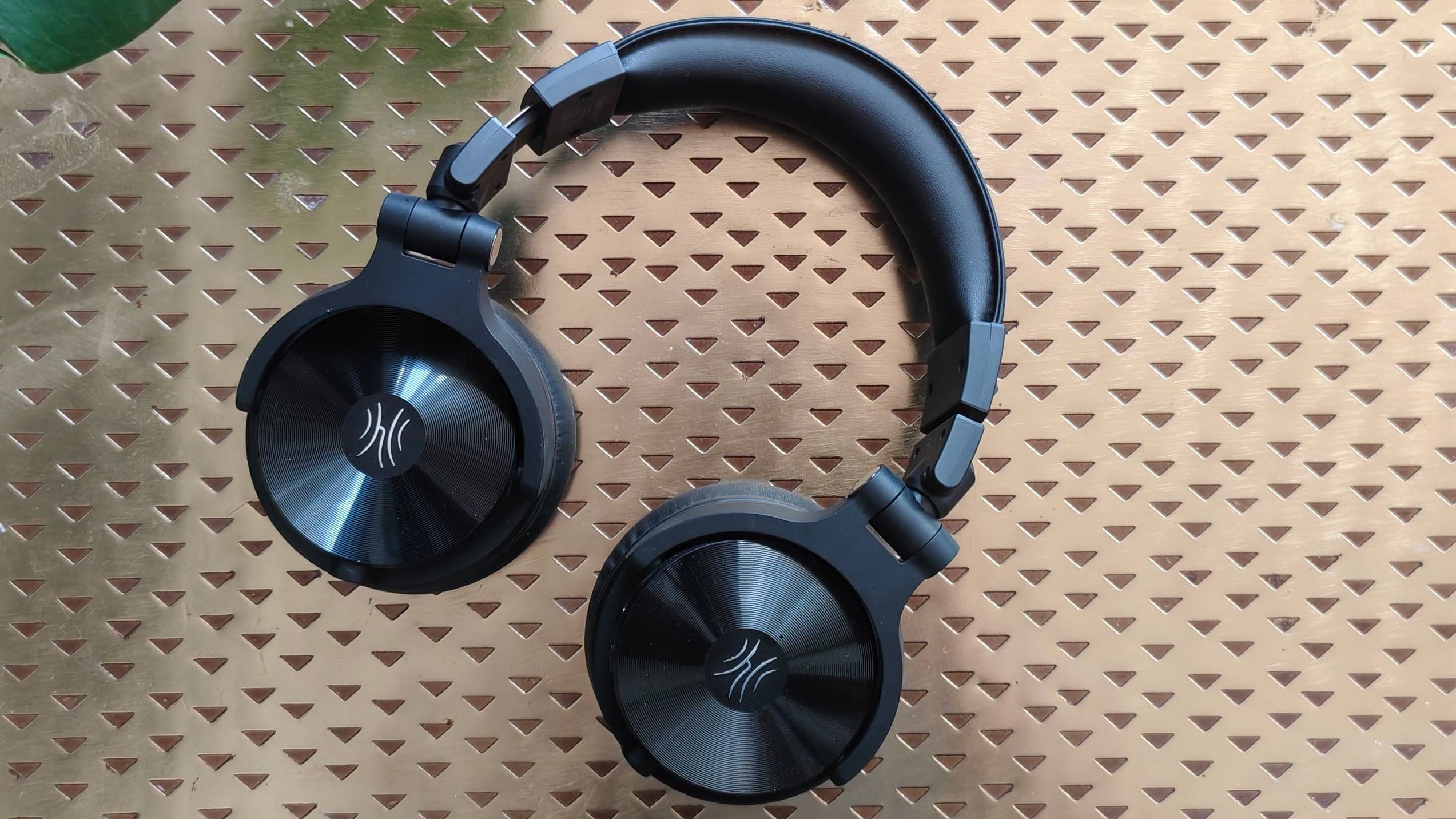 OneOdio Studio Max 2 review: DJ headphones without the wire