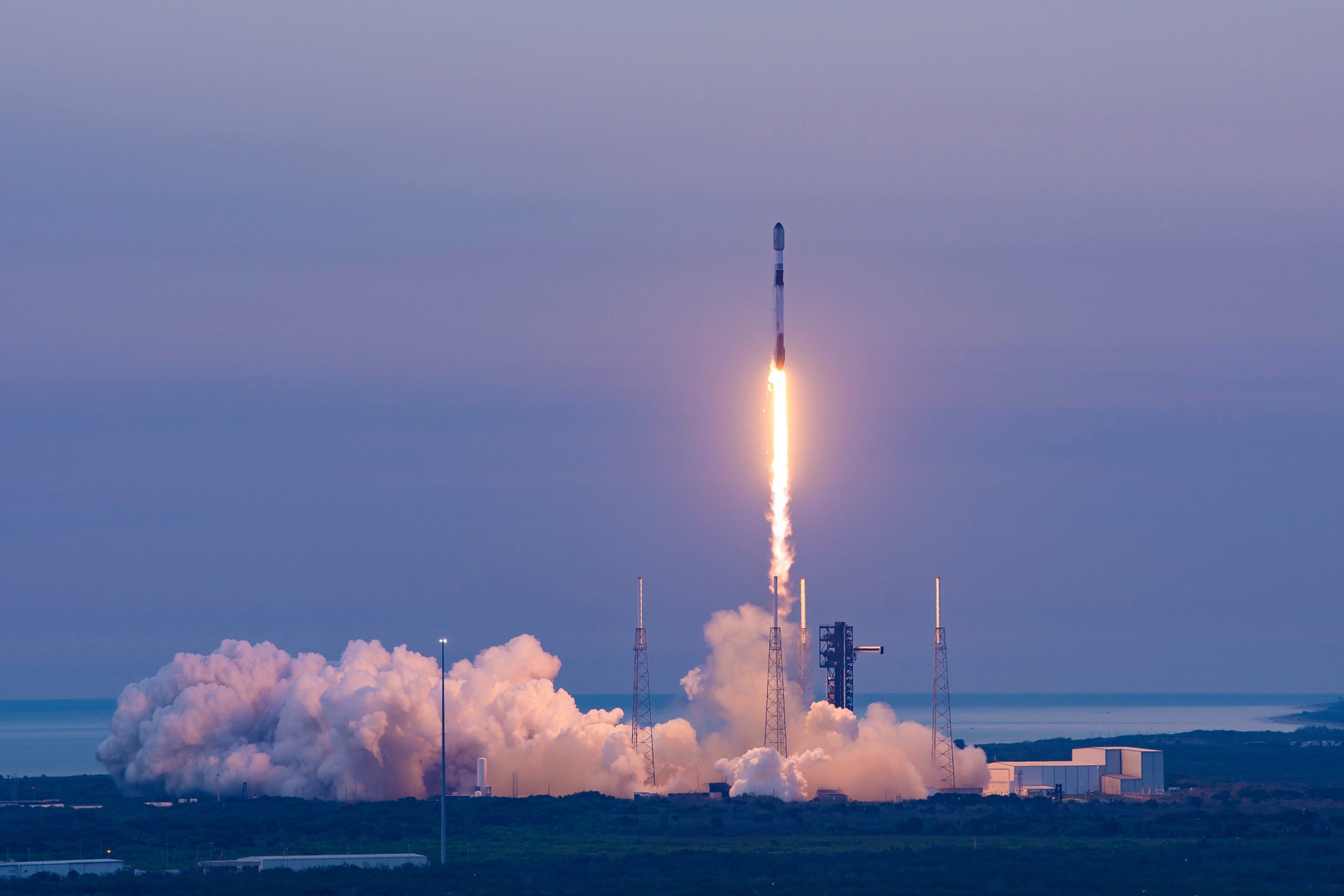 SpaceX launches secretive Starfall reentry demo mission