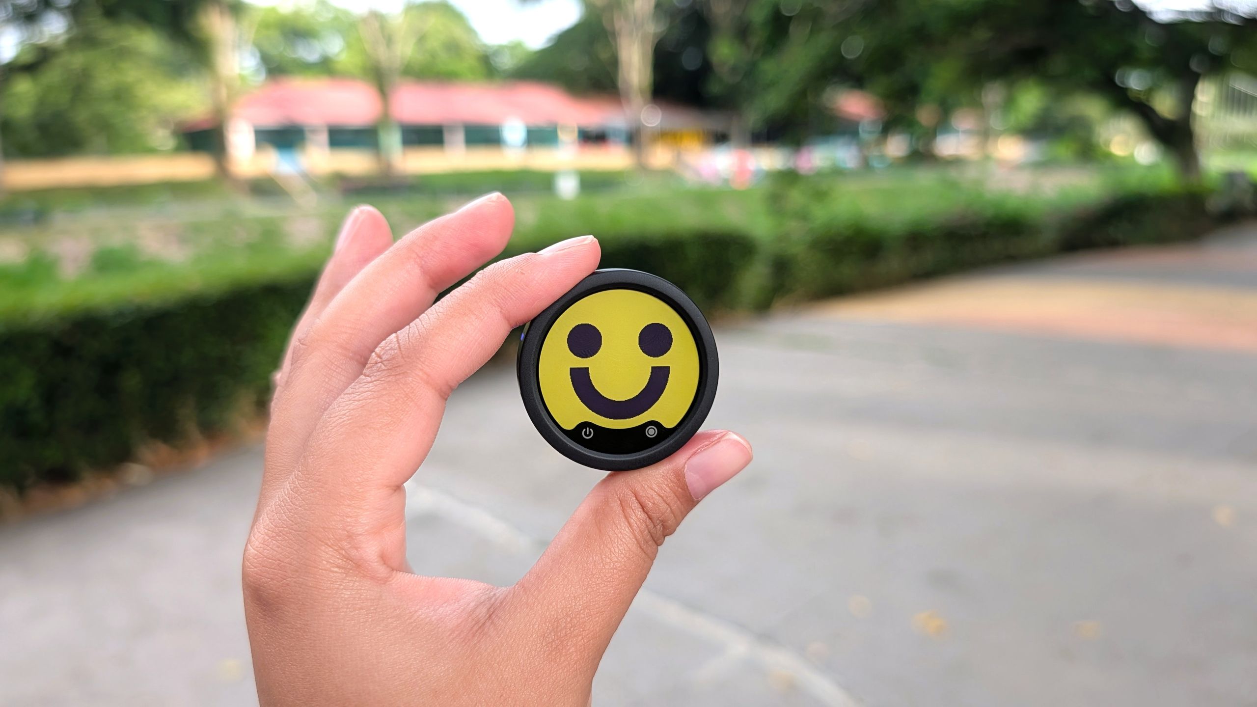 I can’t stop customizing Insta360’s E Ink mics — the creative nametag potential is infinite