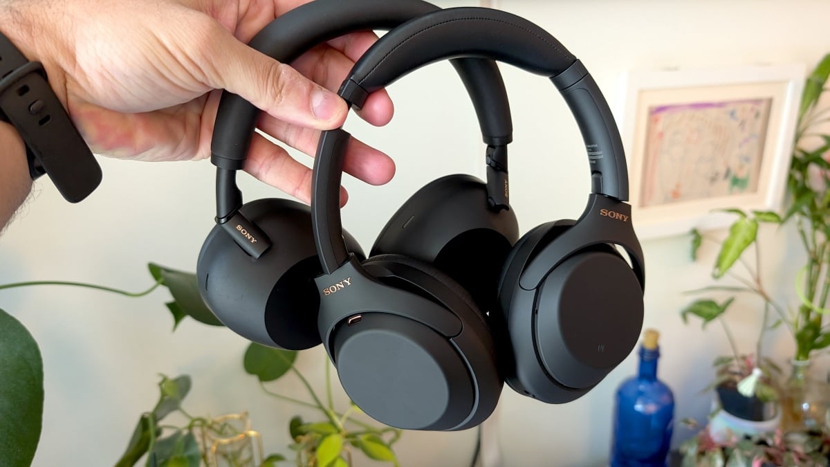 The 12 best headphones of 2026 | Mashable tested