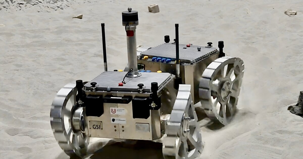 Lizard-inspired wiggly wheels let Mars rover swim through sand