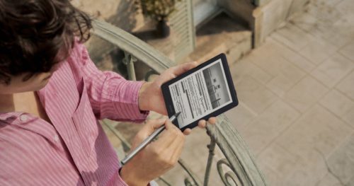 Compact e-reader now lets you handwrite notes and lists on-the-go