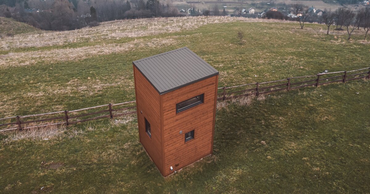 Skyscraper-style tiny house sleeps two in a compact footprint