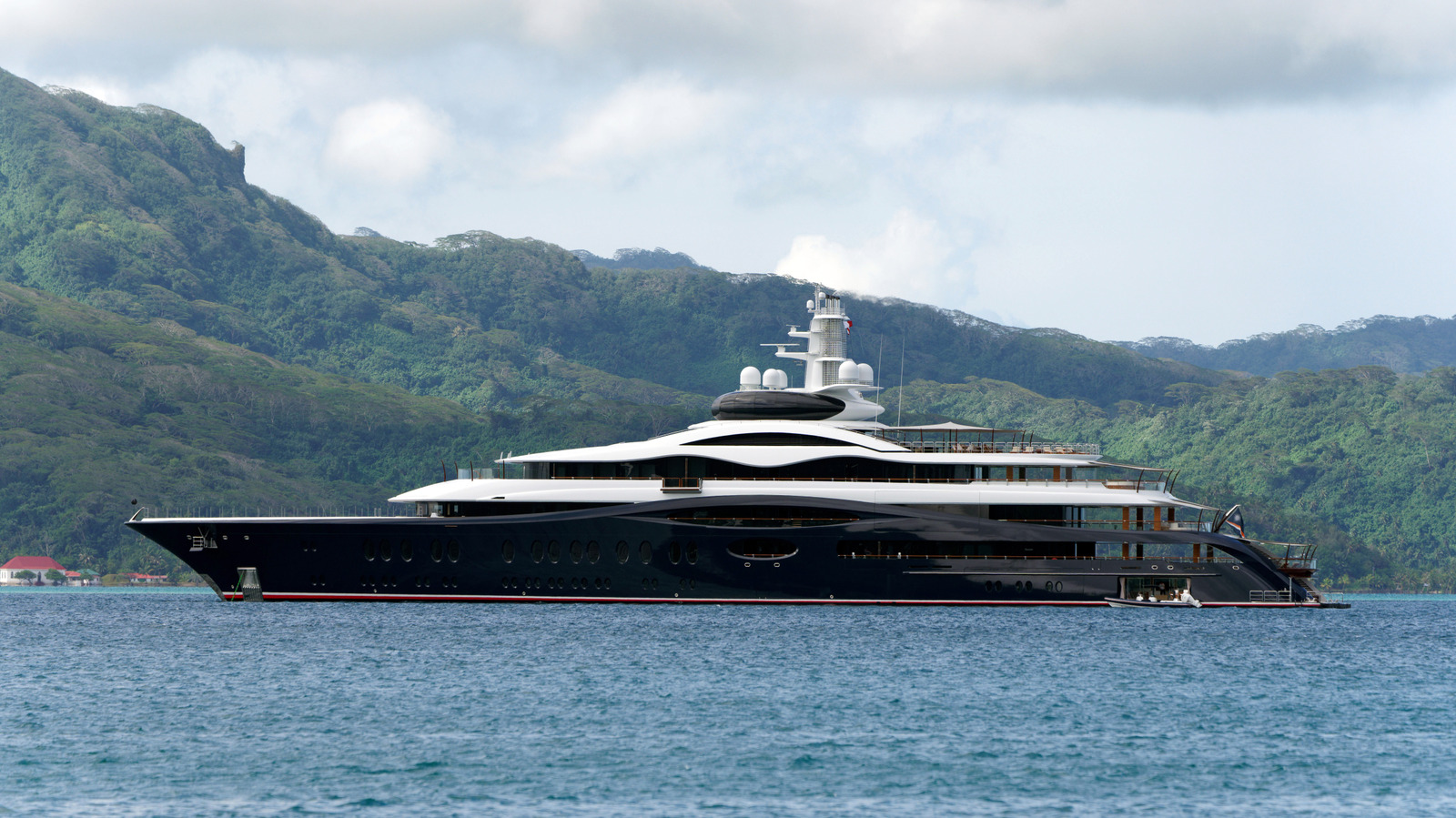 Mark Zuckerberg Celebrates Over 7,000 Meta Firings By Bringing His Superyacht To Seattle – Jalopnik