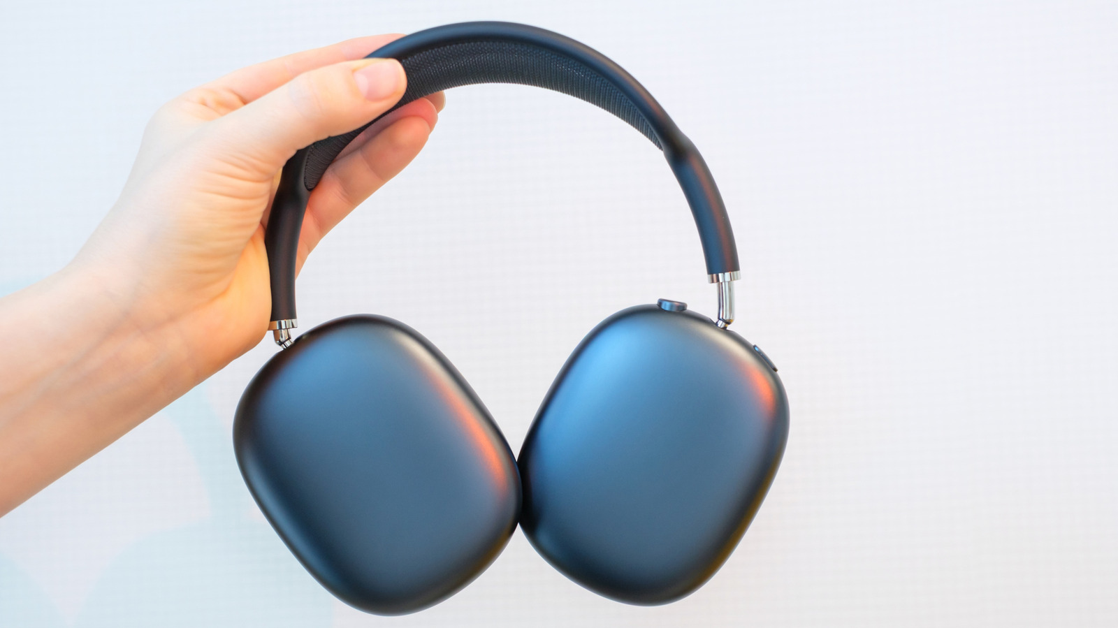 4 Common Problems With Wireless Headphones (And How To Fix Them)