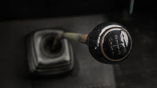 Are All Gear Shift Knobs Universal?