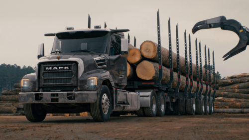 Mack Vs Peterbilt: What’s The Difference Between These Semi-Trucks?