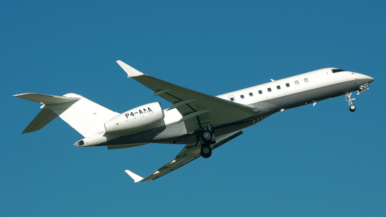 3 Celebrities Who Own A Bombardier Global Express Private Jet – SlashGear