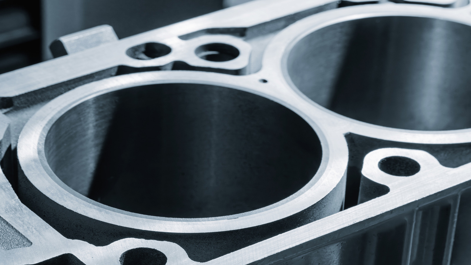 Why Some Diesel Engines Need Wet Cylinder Sleeves, But They’re Rare In Gas Engines – SlashGear