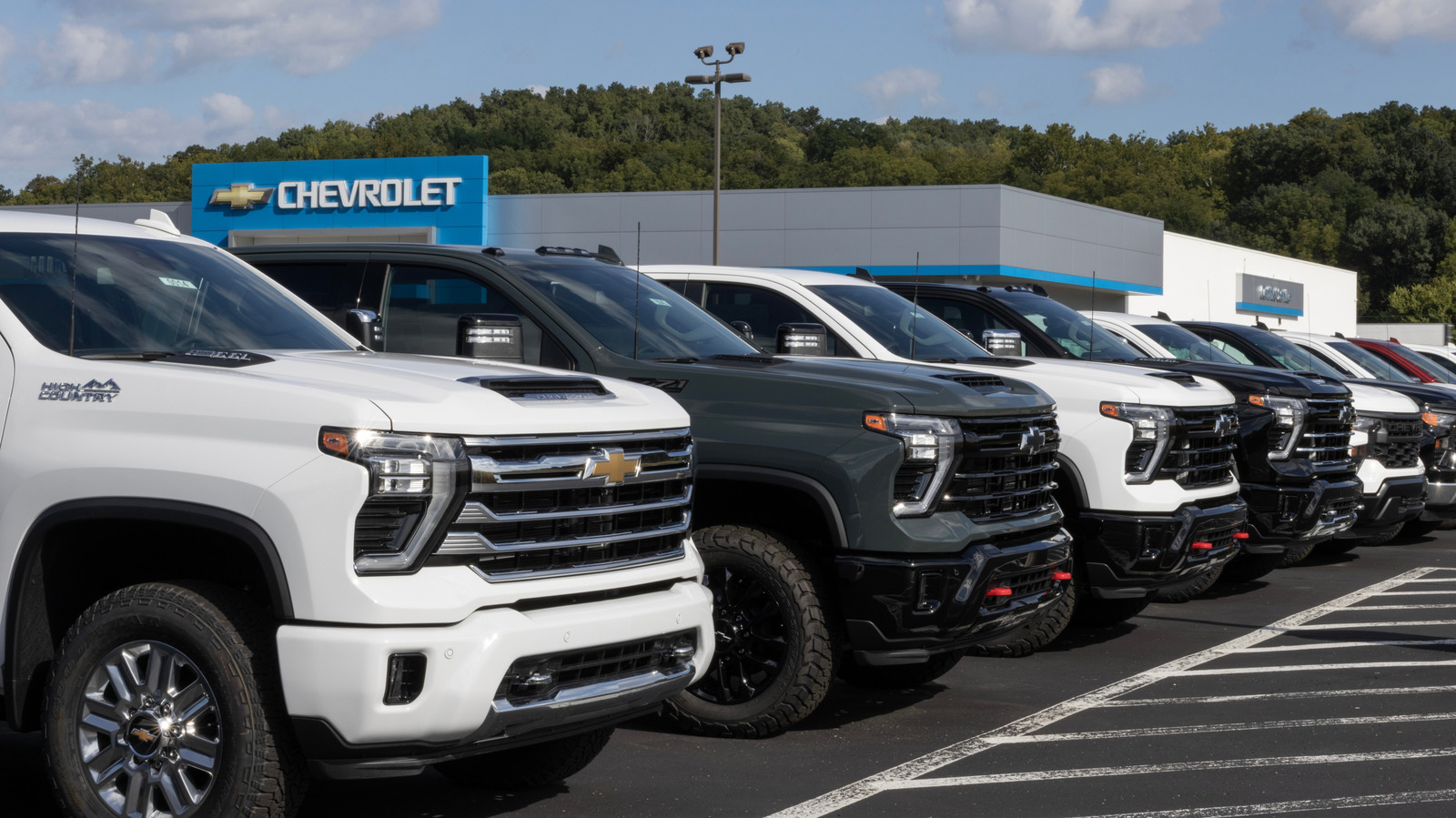 5 Useful Chevy Silverado Accessories Owners Say Are A ‘Must-Have’ – SlashGear