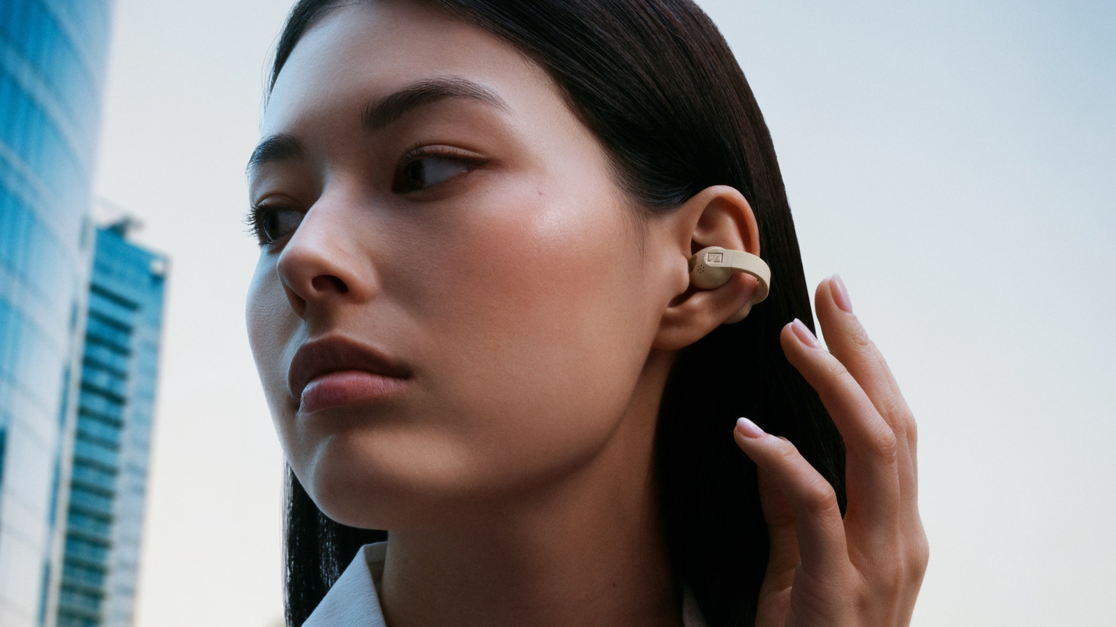 Ear Accentum Clip Earbuds With Nine Hours Of Battery Life