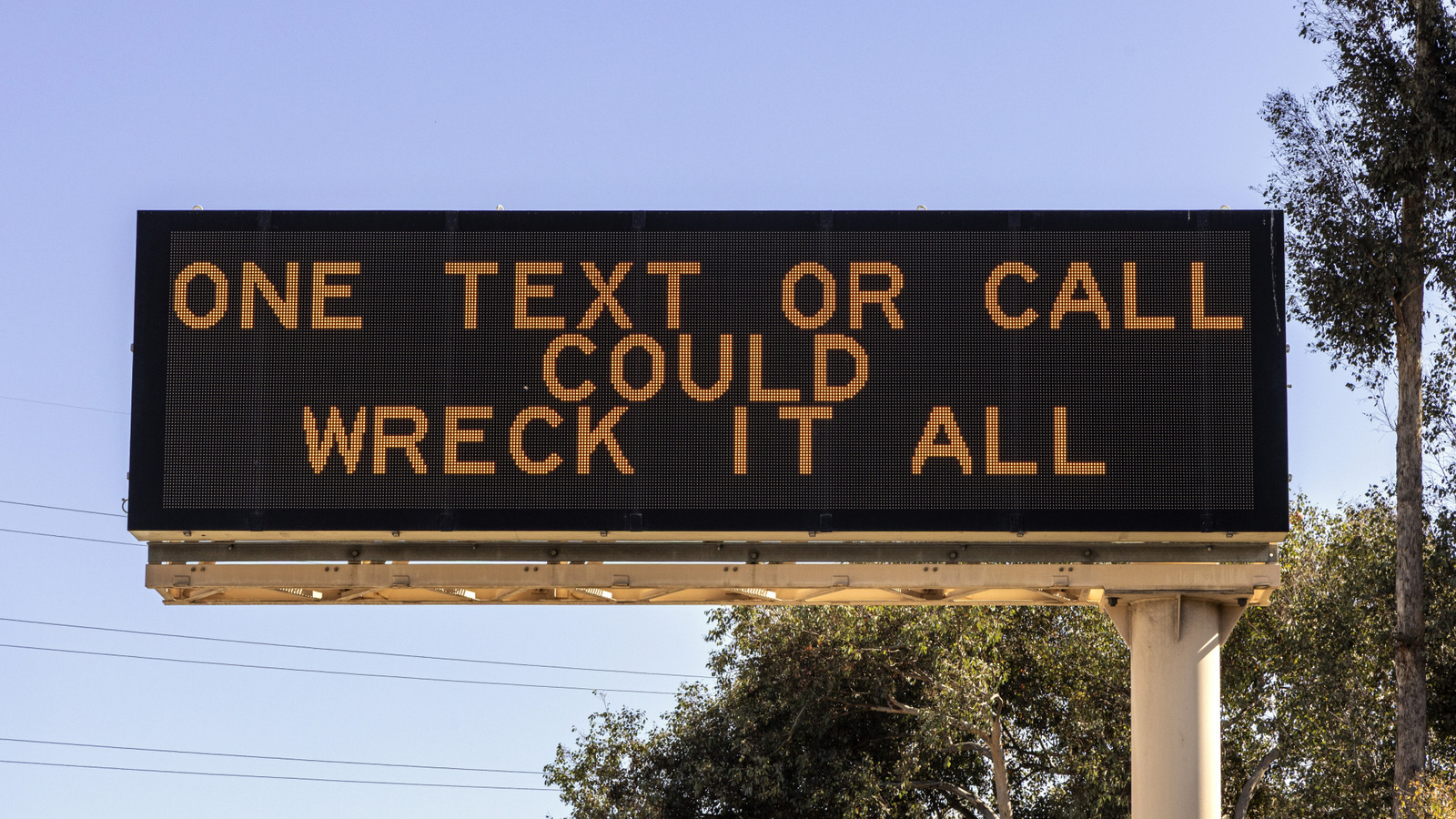 There’s A Good Reason Why You May Not See Funny Messages On Highway Signs Anymore – SlashGear