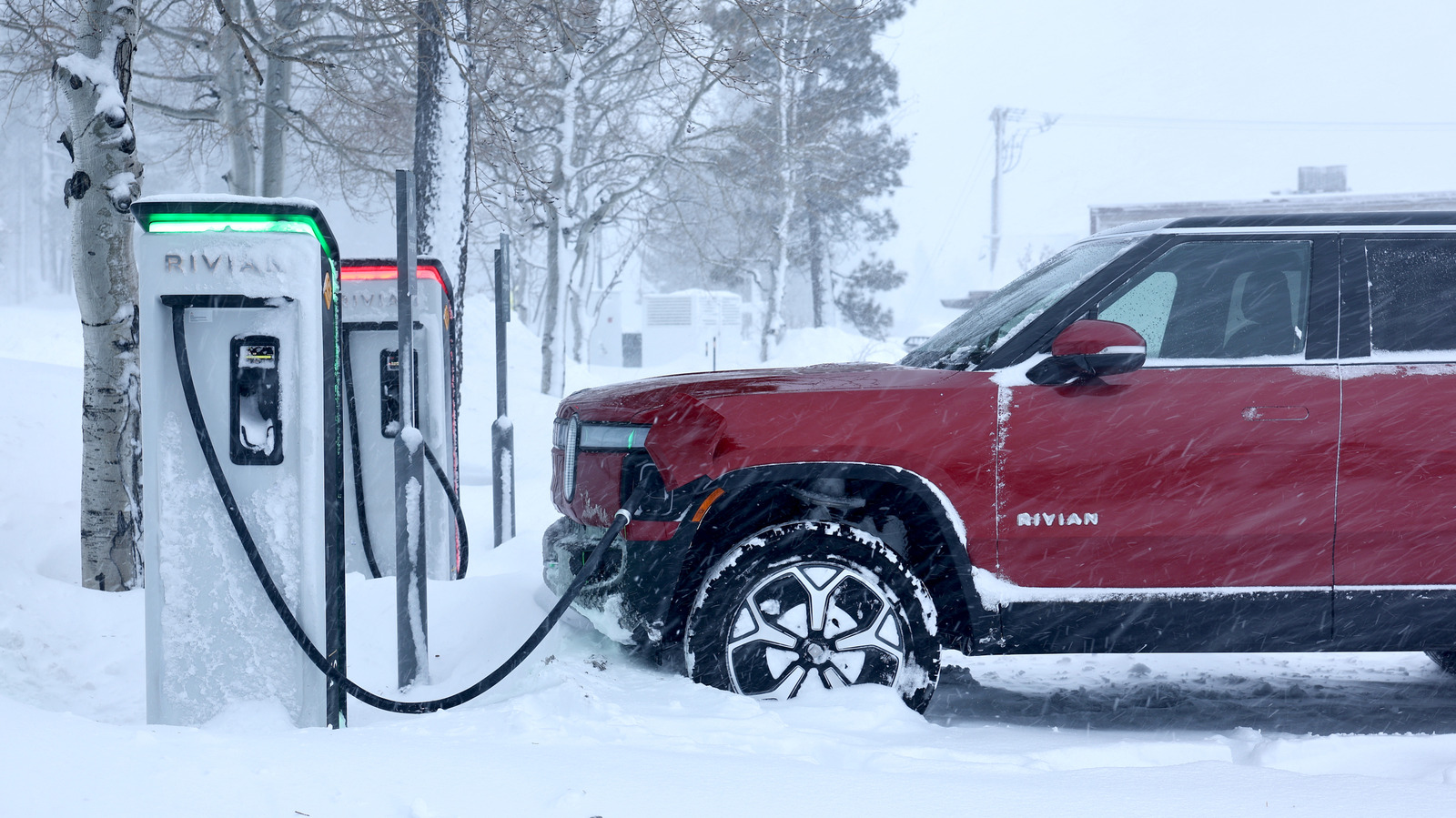 Modern EV Batteries Last Way, Way Longer Than Those ‘EV Skeptics’ Want You To Think – Jalopnik