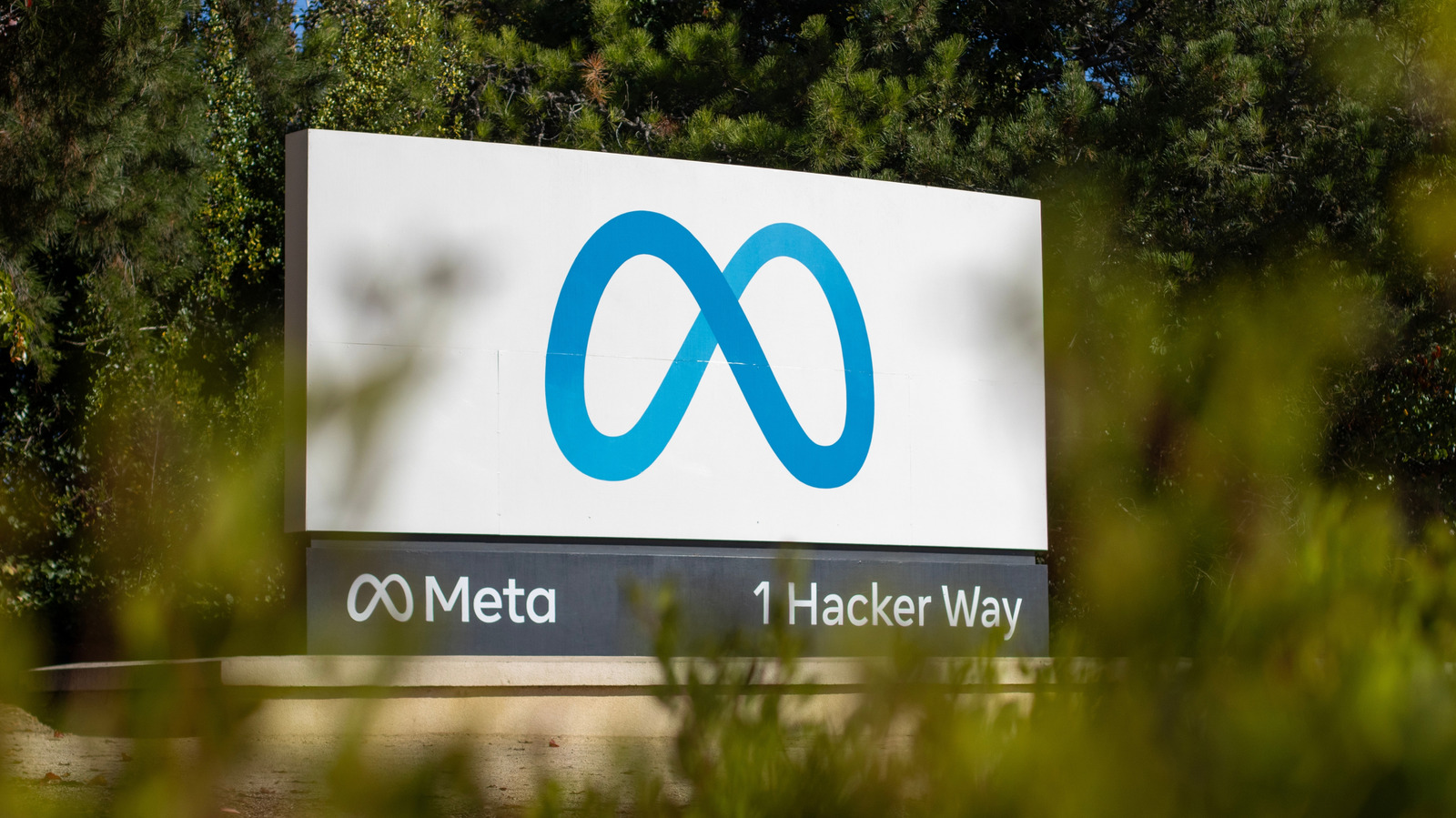 US government reportedly urging Meta to share its AI models – Engadget