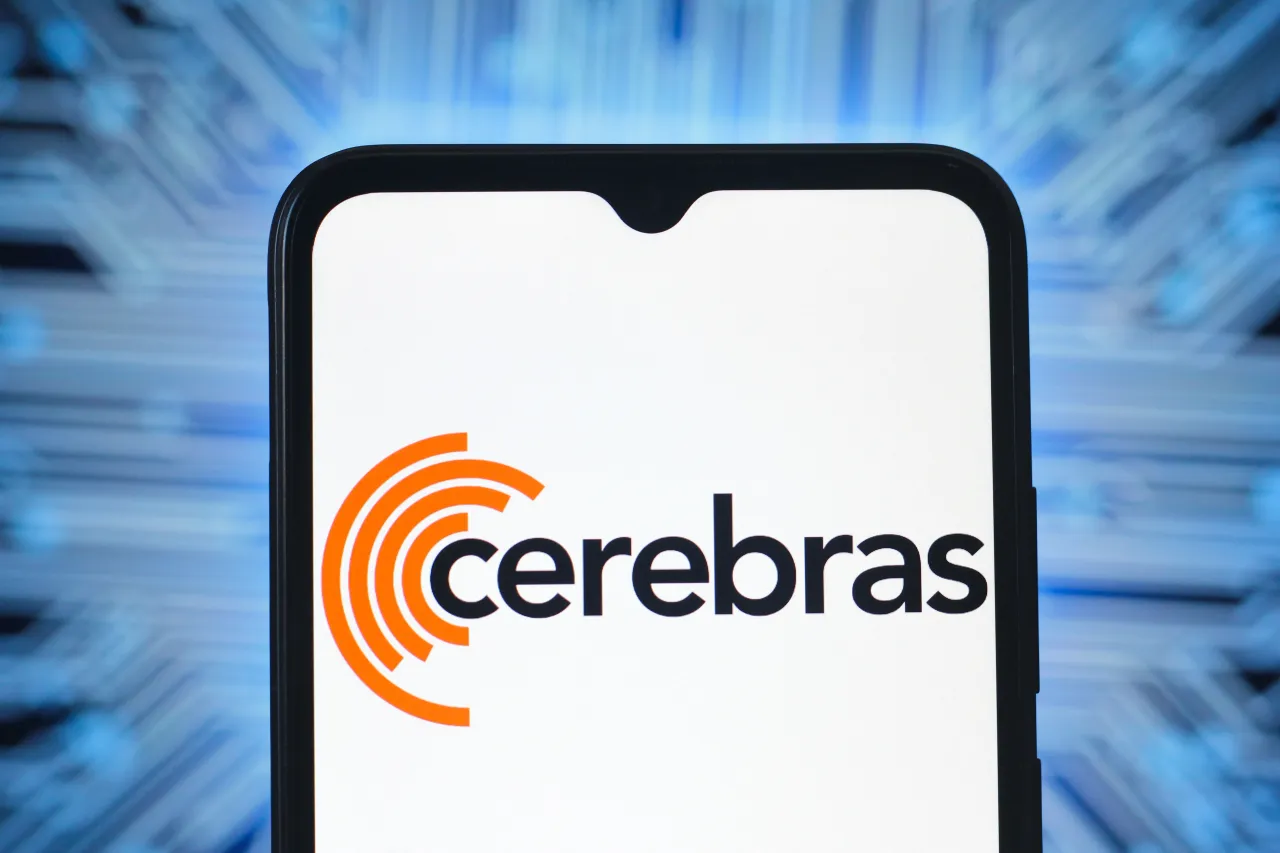 Cerebras Stock Extends Tumble Overnight Despite $20B OpenAI Contract — Analyst Says ‘Concentration Rotated, It Didn’t Go Away’
