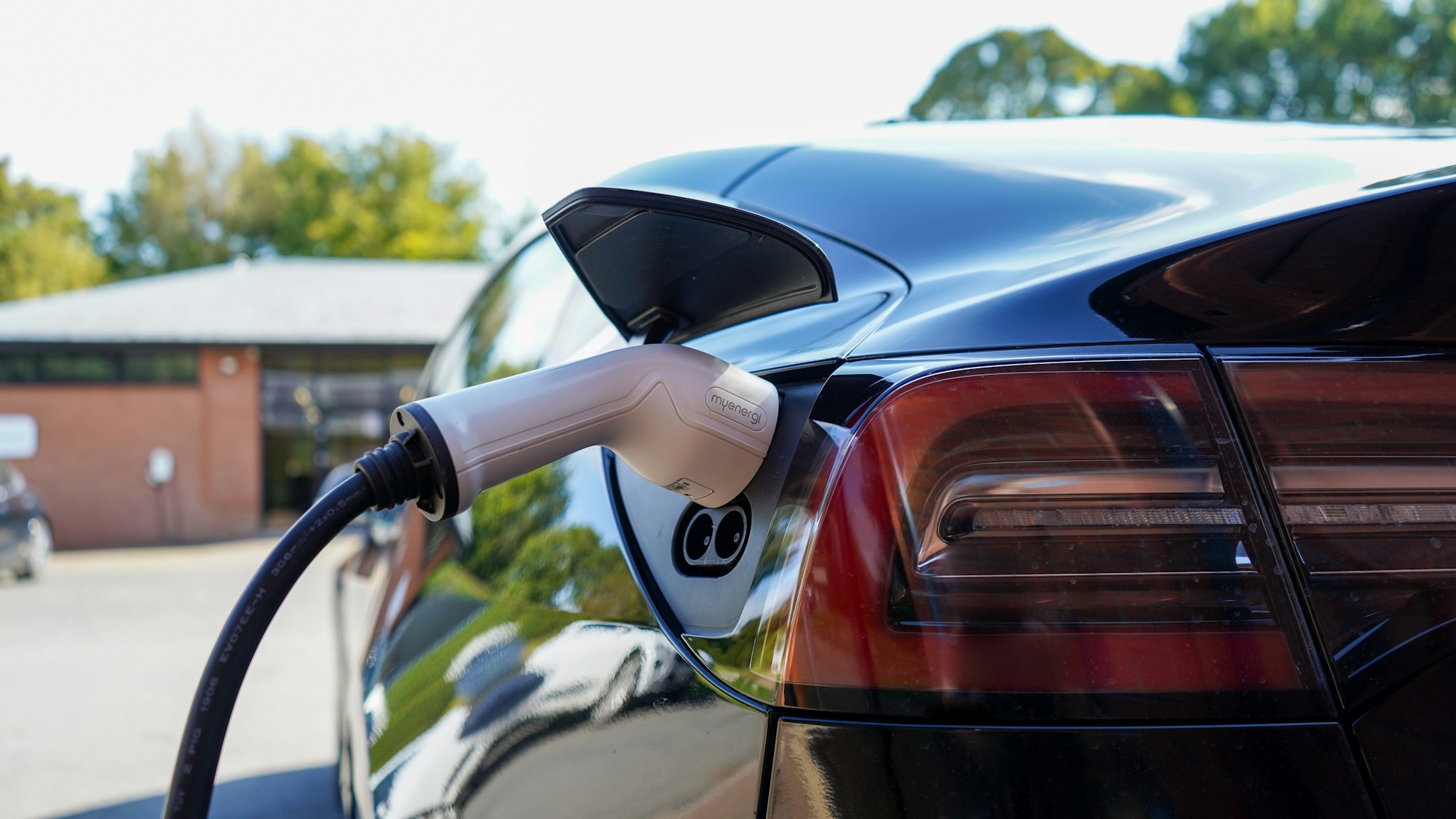 Council Greenlights 45 New Public EV Chargers, Waives Competitive Bidding