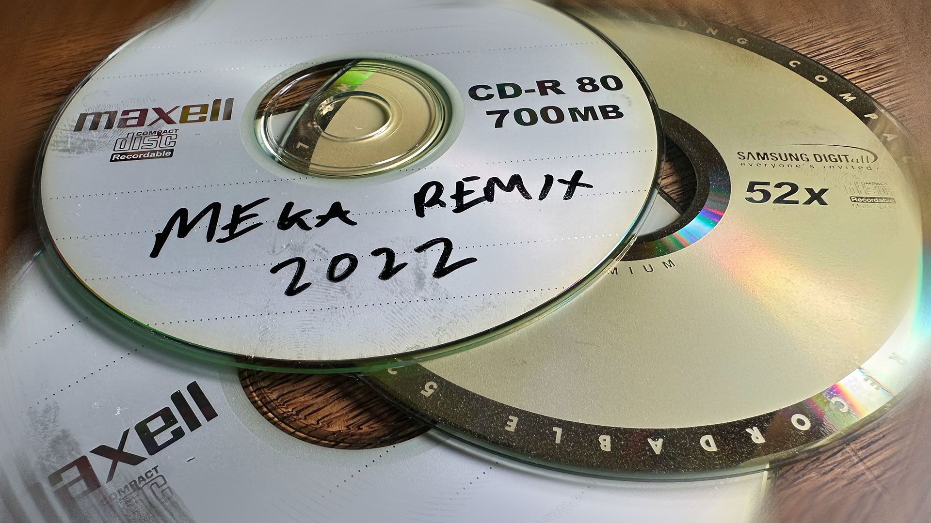 Retro pirate gets two-year suspended jail sentence for being stuck in the past, burning and selling remix CDs of famous artists — four-year investigation into copyright infringement on 40-year-old med