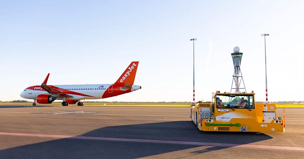 Meet the electric aircraft tug that’s cutting ground emissions by 80%