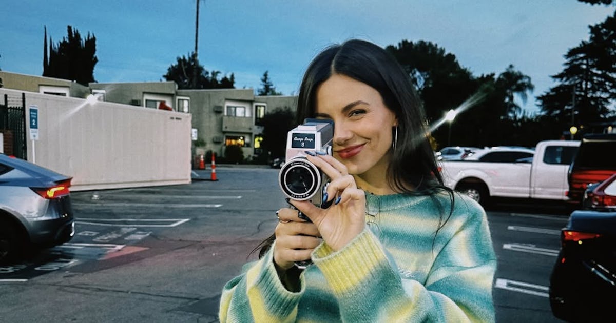 Taylor Swift, Joe Jonas, & More Celebs Can’t Stop Using This Retro Video Camera