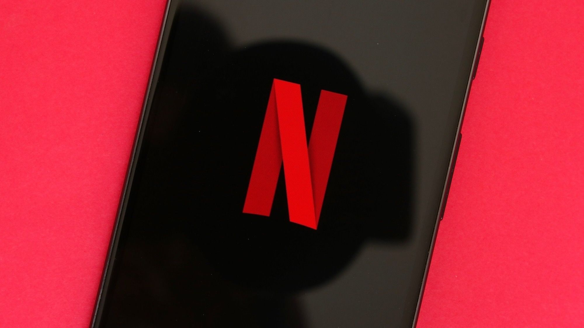 Netflix wants everyone in your house to have their own email login now