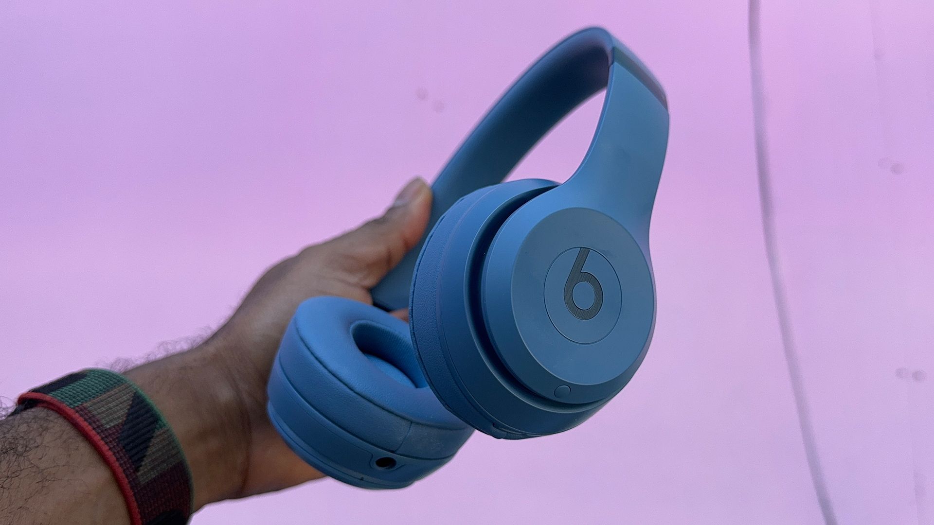 I can’t believe the Beats Solo 4 are half off – score 50-hour battery life for under $100