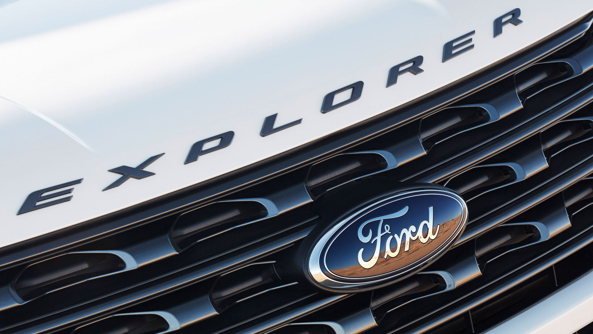 Ford Recalls 288,000 Explorers Because The Roof Trim Keeps Flying Off | Carscoops