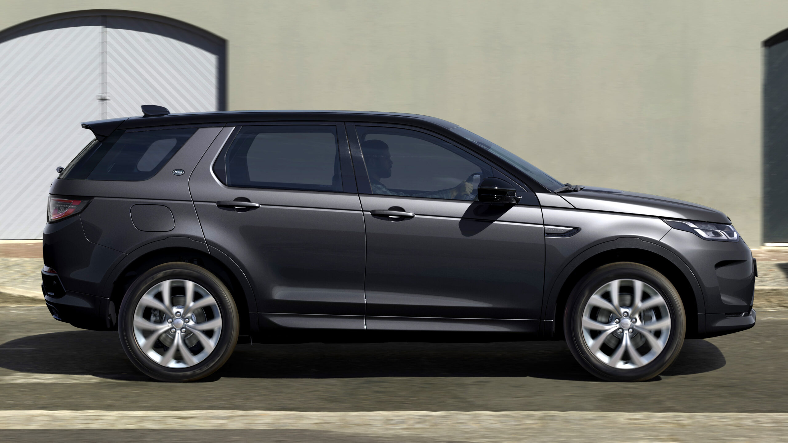 Land Rover’s Entry-Level SUV Just Got A December Death Date | Carscoops