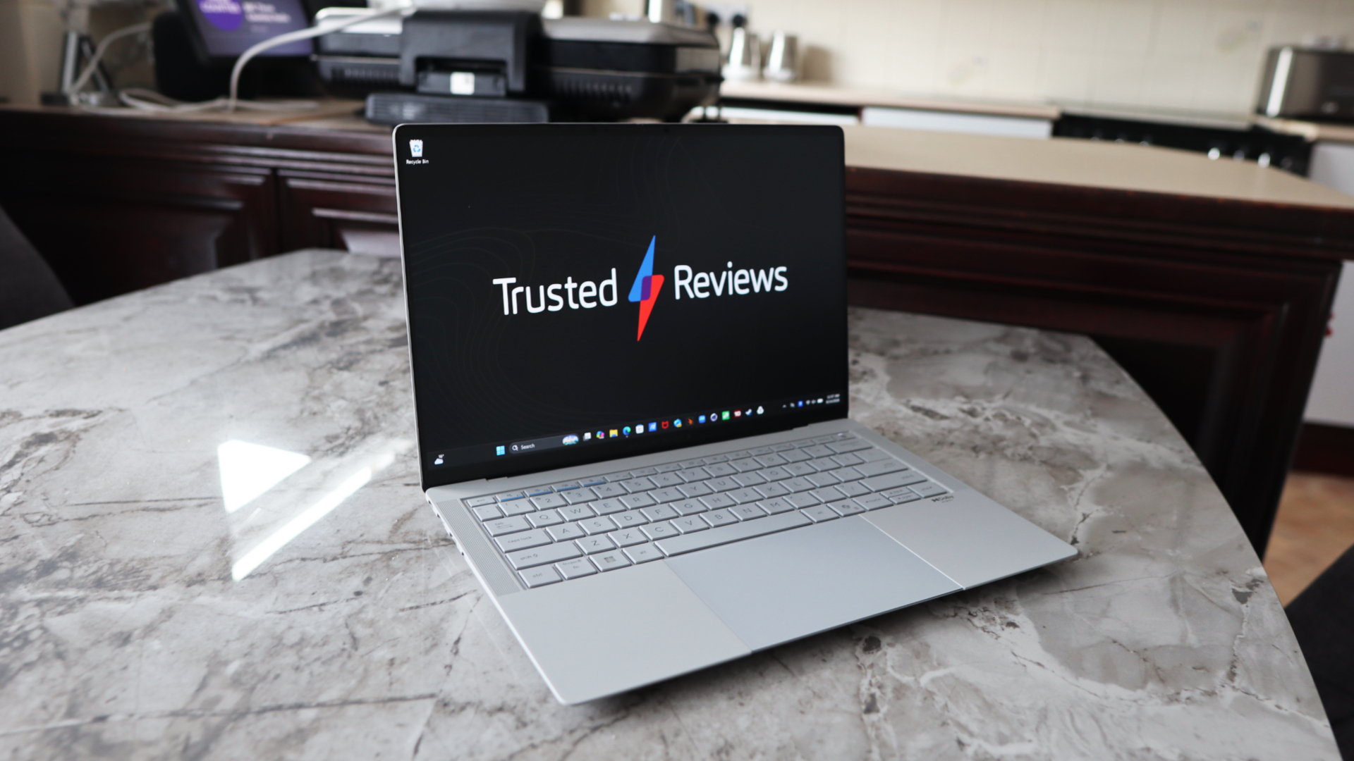 Asus ExpertBook Ultra (2026) Review