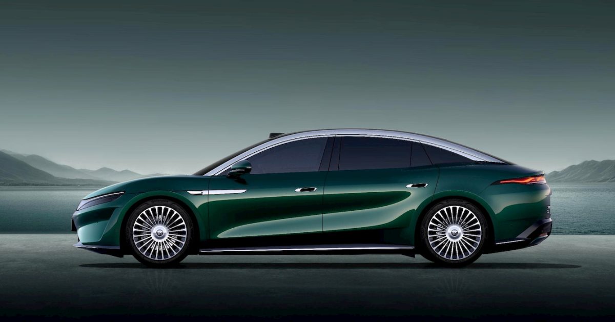 BYD’s new flagship EV breaks cover for the first time with over 1,000 km of range [Video]