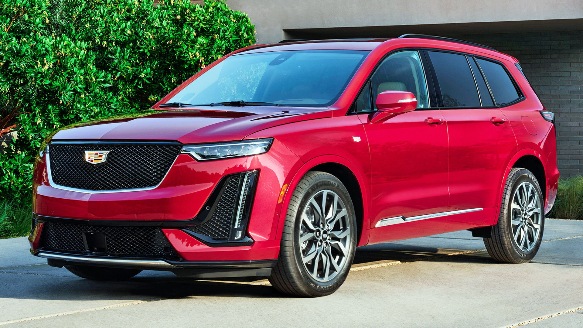 Cadillac Un-Kills The Gas XT6 After The EVs Bombed | Carscoops