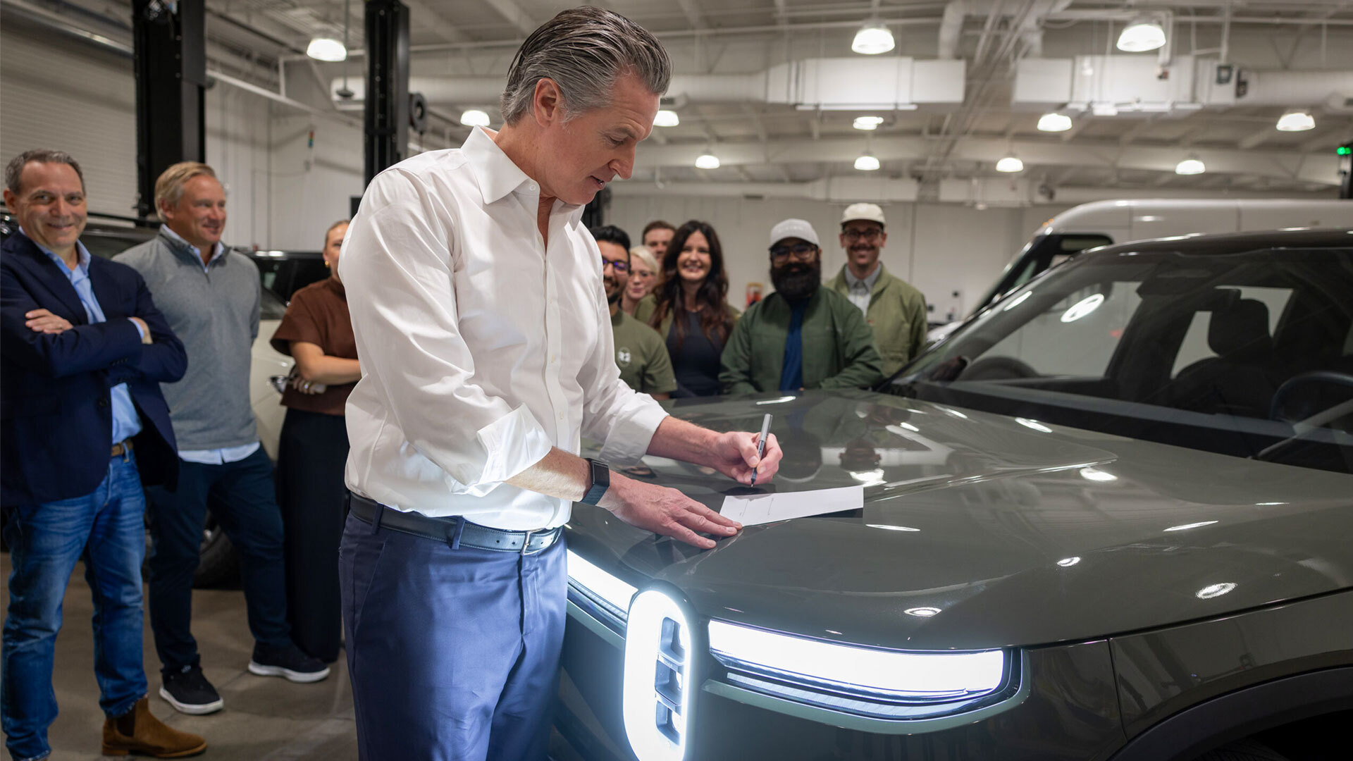 First-Time EV Buyers To Get $3,500 Instant Rebate In California | Carscoops