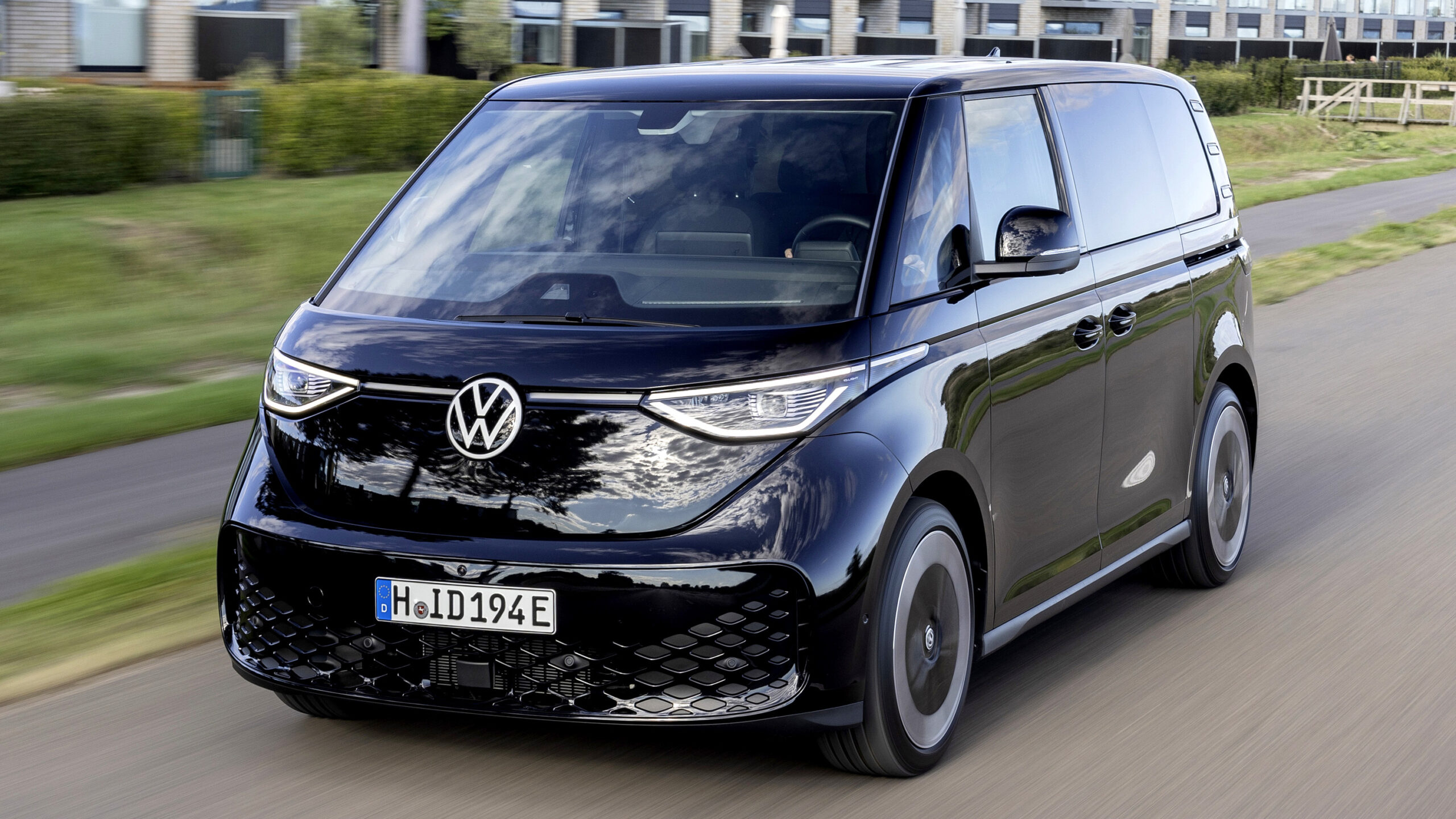 VW Studied A Gas Backup Engine For The ID. Buzz But Ran Out Of Room | Carscoops