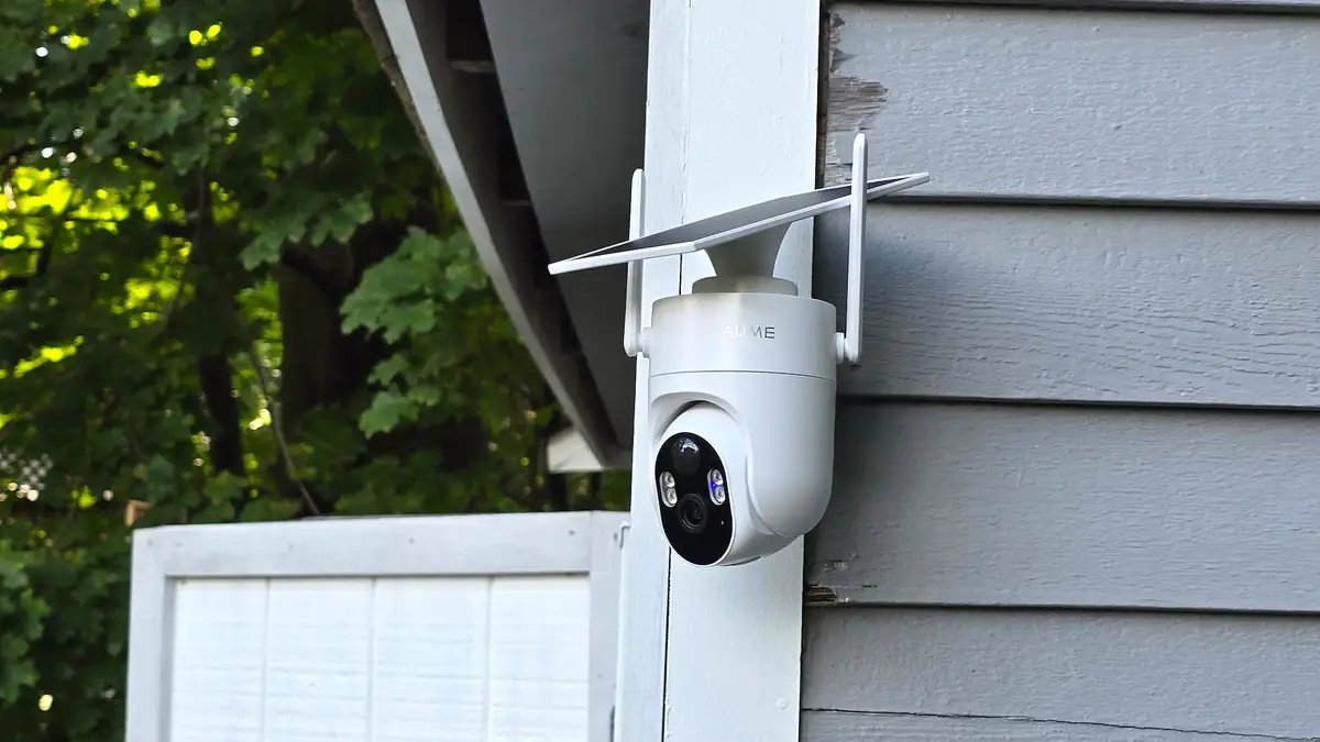 These affordable wireless security cameras charge by sunlight—no wires required