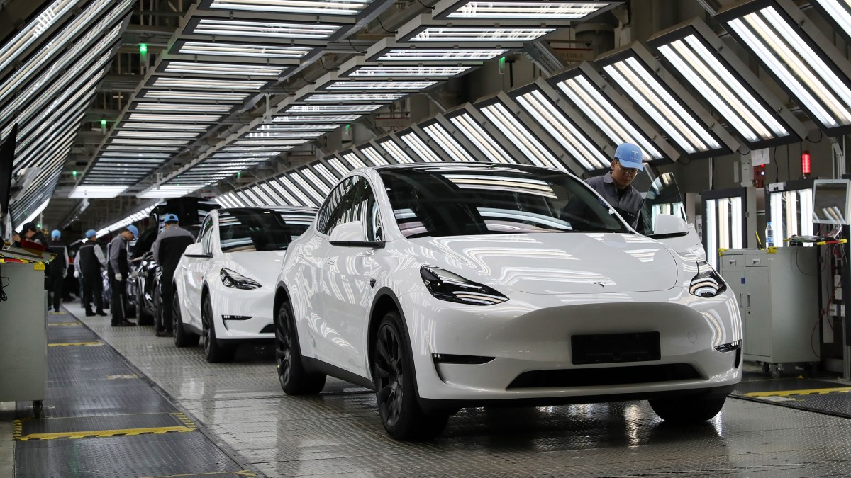 A Tesla/SpaceX Merger Could Create a Big Mess in China: TDS