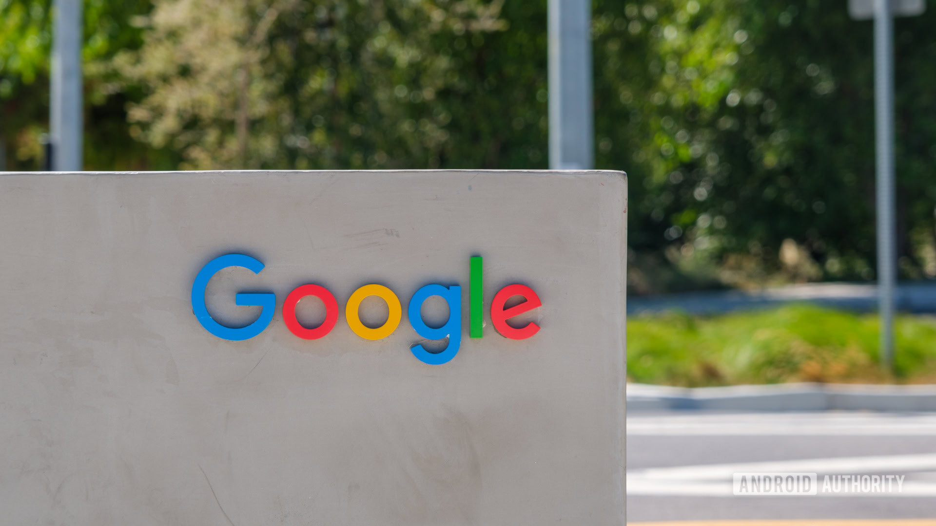Google is facing a $1 billion fine over Play Store and Search violations