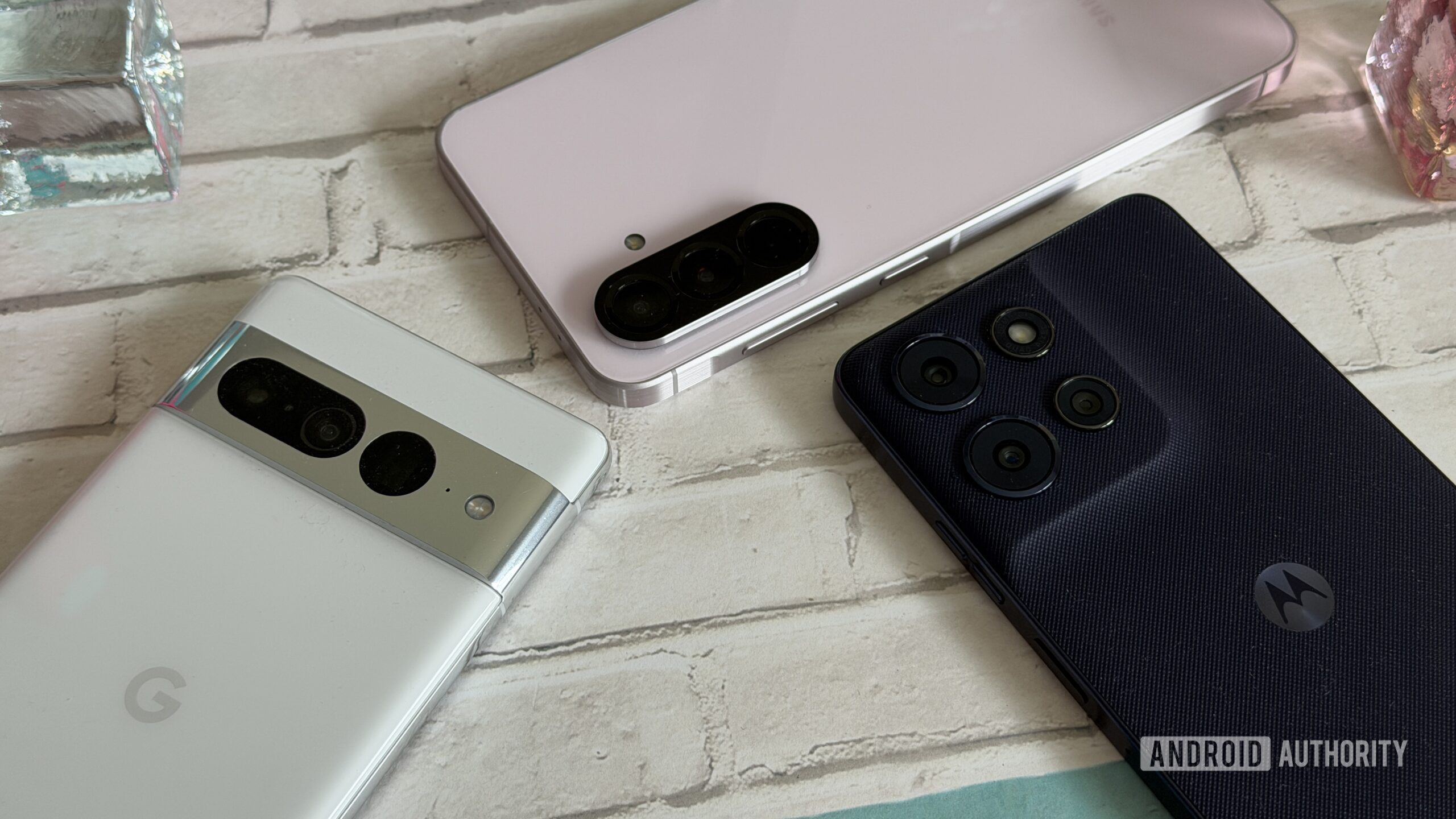 If you still own one of these 6 popular Android phones, it’s probably time to upgrade