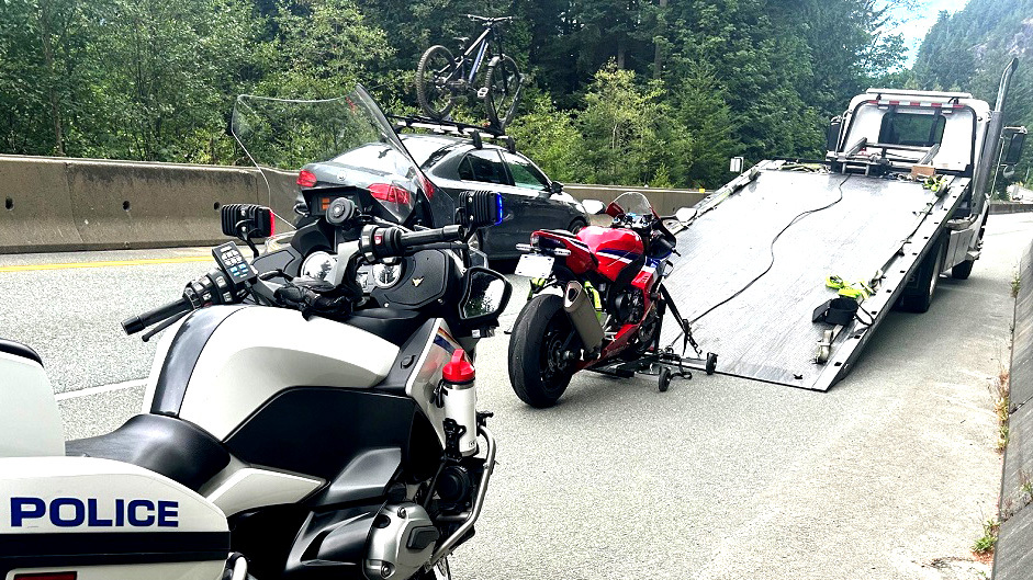 22-Year-Old Caught Doing 177 km/h In An 80 Zone On Her Motorcycle Learner’s Permit | Carscoops